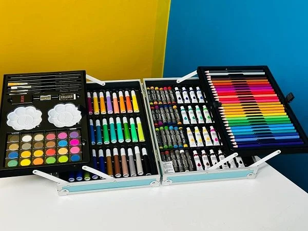 145 Piece Art Studio Colouring Briefcase — Art Painting Set With Aluminum Case